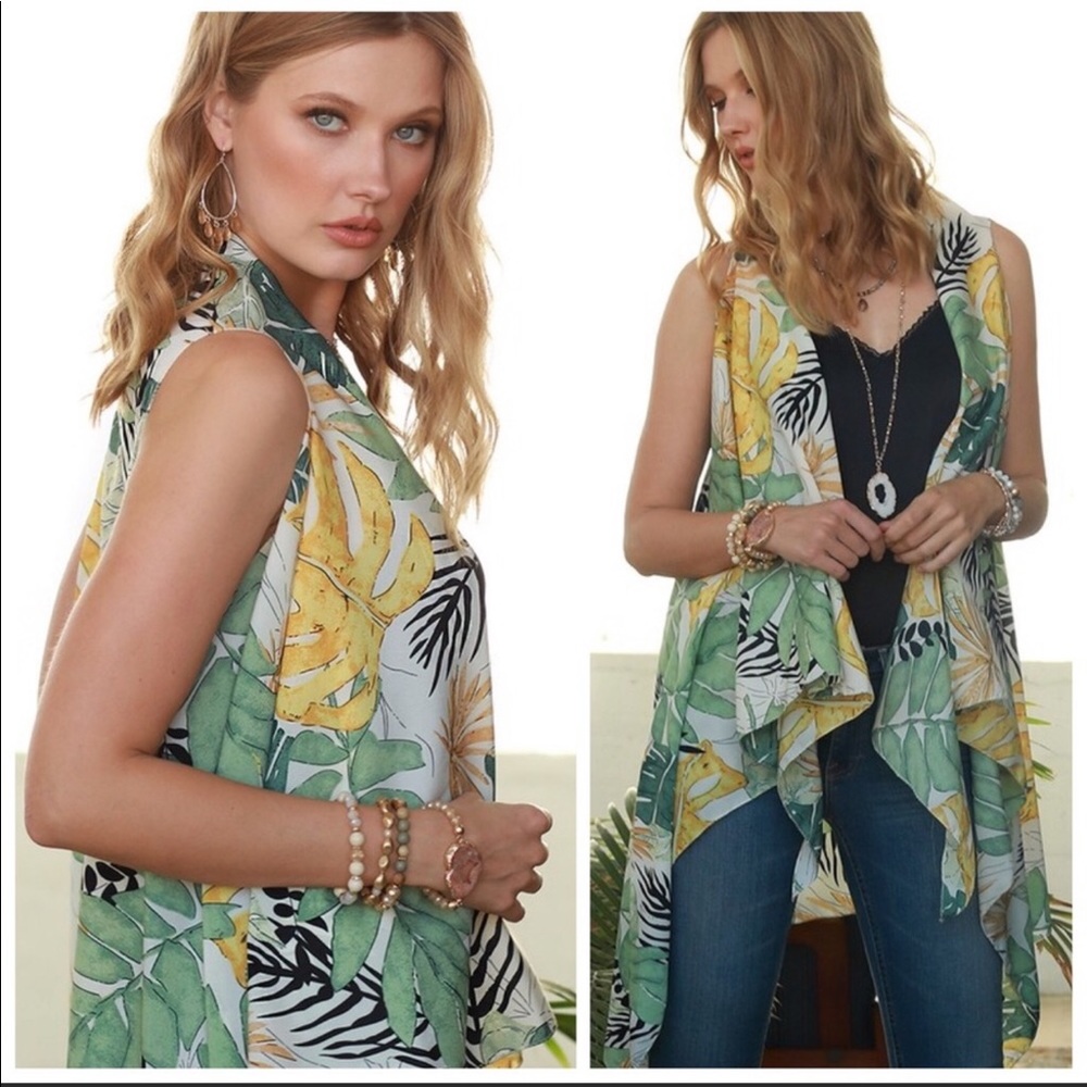White Tropical Leaf Sleeveless Kimono 🏝 see pics